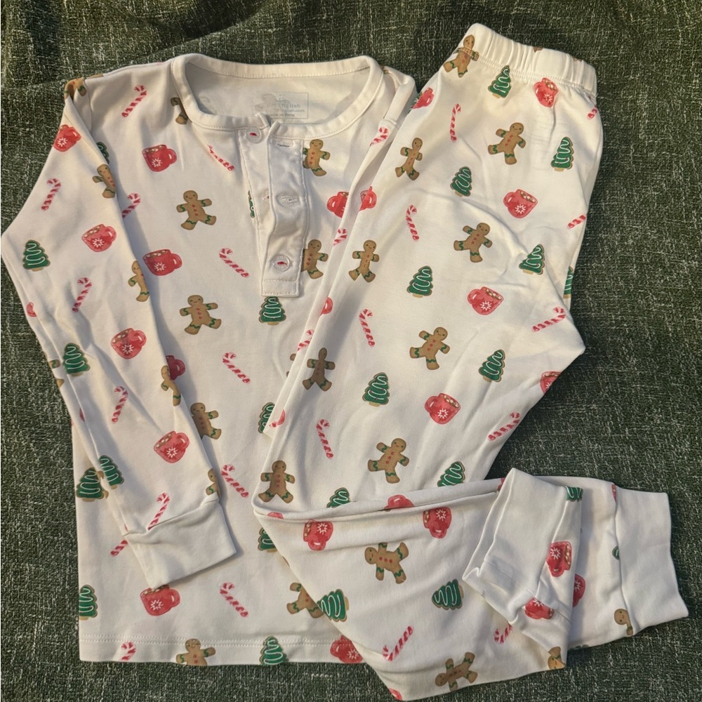 Little English White and Green Pajama Sets with Classic Holiday Design